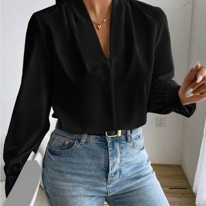 SHEIN Solid Bishop Sleeve Blouse. Size 4. Black.